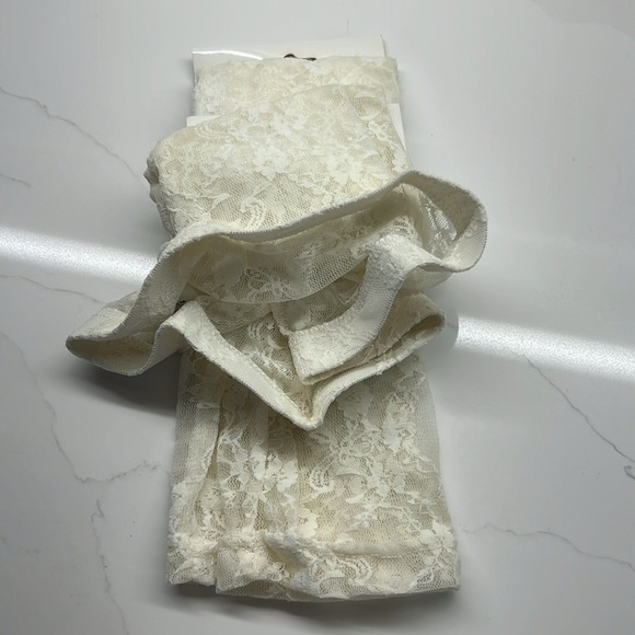 Capelli cream colored Lace Leggings ankle tights size Medium brand new - Picture 7 of 8